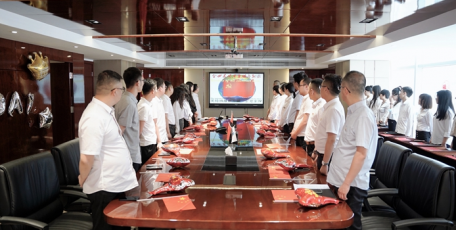 喜迎二十大 爭創(chuàng)五星級——中明建投集團(tuán)黨工團(tuán)慶祝建黨101周年暨員工生日會