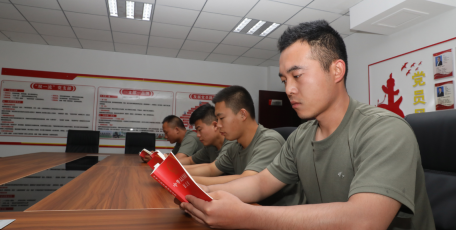 神南產(chǎn)業(yè)公司：小小“口袋書(shū)”，掀起普法“大熱潮”